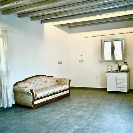 Ifestio Apartament 1 With Coutyard In אדאמאס